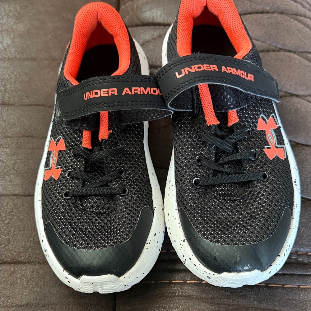 Under Armour Kids Black and Orange Mesh Athletic Sneakers Size 1